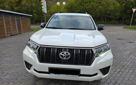 Toyota Land Cruiser Prado 150 рестайлинг 2, 2021 год, 6 800 000 рублей, 2 фотография