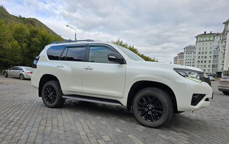 Toyota Land Cruiser Prado 150 рестайлинг 2, 2021 год, 6 800 000 рублей, 7 фотография