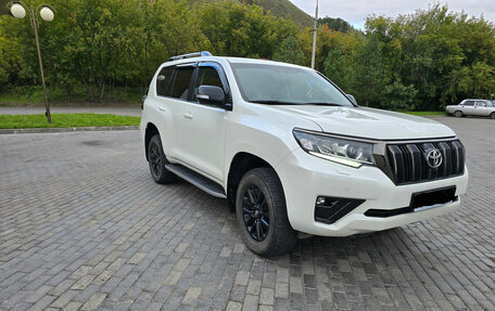 Toyota Land Cruiser Prado 150 рестайлинг 2, 2021 год, 6 800 000 рублей, 3 фотография