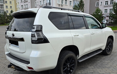 Toyota Land Cruiser Prado 150 рестайлинг 2, 2021 год, 6 800 000 рублей, 8 фотография