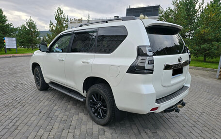 Toyota Land Cruiser Prado 150 рестайлинг 2, 2021 год, 6 800 000 рублей, 10 фотография