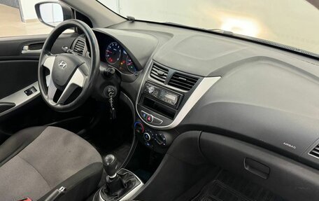 Hyundai Solaris II рестайлинг, 2011 год, 930 000 рублей, 13 фотография