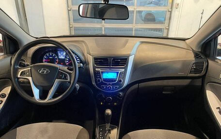 Hyundai Solaris II рестайлинг, 2012 год, 925 000 рублей, 9 фотография