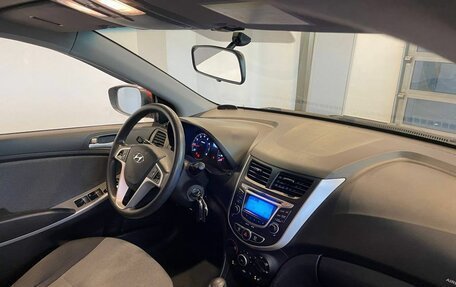 Hyundai Solaris II рестайлинг, 2012 год, 925 000 рублей, 12 фотография