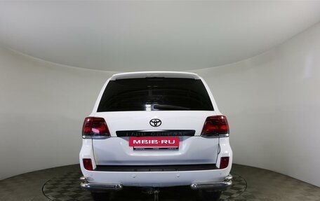 Toyota Land Cruiser 200, 2010 год, 2 427 000 рублей, 6 фотография