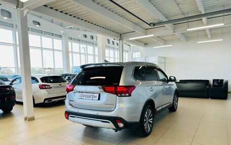 Mitsubishi Outlander III рестайлинг 3, 2019 год, 3 049 000 рублей, 6 фотография