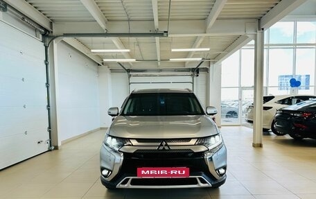 Mitsubishi Outlander III рестайлинг 3, 2019 год, 3 049 000 рублей, 9 фотография