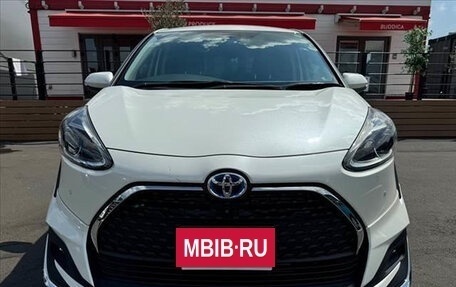 Toyota Sienta II, 2021 год, 1 075 000 рублей, 3 фотография