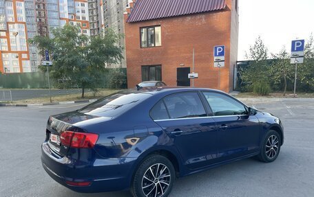 Volkswagen Jetta VI, 2011 год, 800 000 рублей, 3 фотография