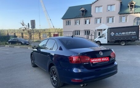 Volkswagen Jetta VI, 2011 год, 800 000 рублей, 5 фотография