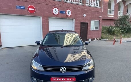 Volkswagen Jetta VI, 2011 год, 800 000 рублей, 8 фотография