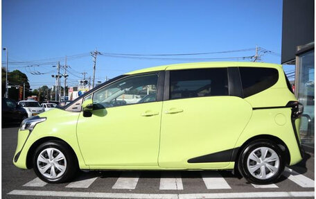 Toyota Sienta II, 2021 год, 1 090 000 рублей, 4 фотография