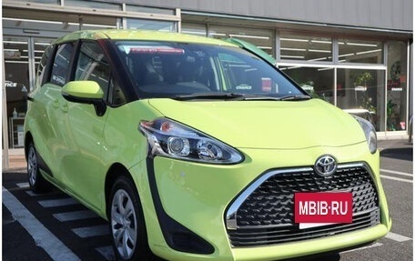 Toyota Sienta II, 2021 год, 1 090 000 рублей, 2 фотография