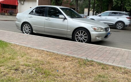 Lexus IS II рестайлинг 2, 2002 год, 550 000 рублей, 5 фотография