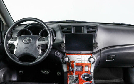 Toyota Highlander III, 2012 год, 2 150 000 рублей, 12 фотография