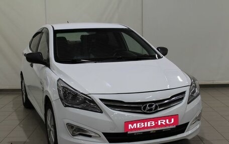 Hyundai Solaris II рестайлинг, 2015 год, 860 000 рублей, 3 фотография