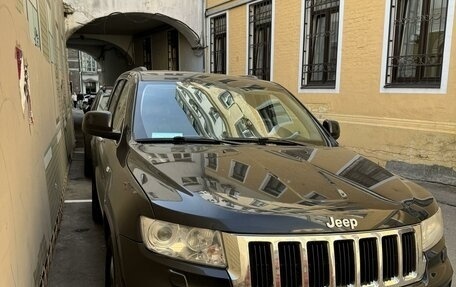 Jeep Grand Cherokee, 2011 год, 1 500 000 рублей, 2 фотография