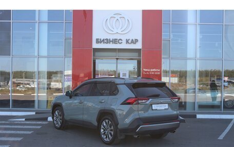 Toyota RAV4, 2019 год, 3 515 000 рублей, 7 фотография