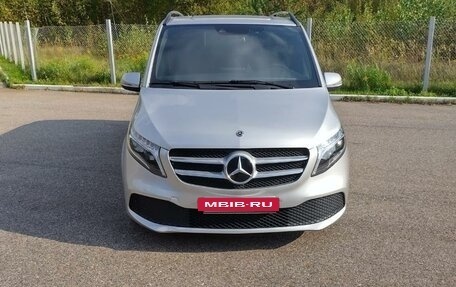 Mercedes-Benz V-Класс, 2019 год, 5 200 000 рублей, 3 фотография