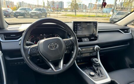 Toyota RAV4, 2021 год, 4 550 000 рублей, 12 фотография