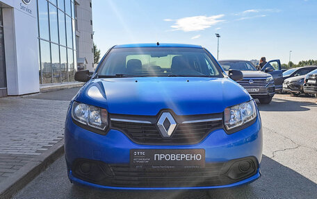 Renault Logan II, 2017 год, 857 000 рублей, 2 фотография