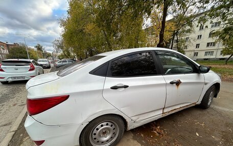 Hyundai Solaris II рестайлинг, 2015 год, 350 000 рублей, 3 фотография