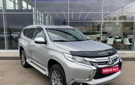 Mitsubishi Pajero Sport III рестайлинг, 2019 год, 2 740 000 рублей, 3 фотография