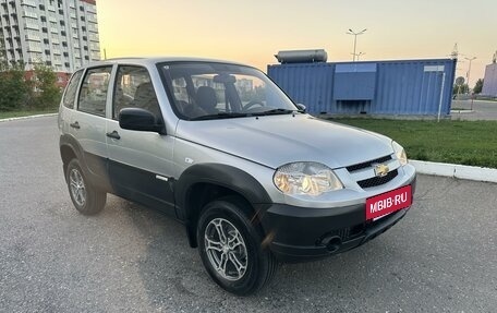 Chevrolet Niva I рестайлинг, 2013 год, 595 000 рублей, 2 фотография