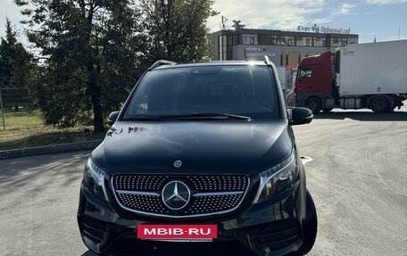 Mercedes-Benz V-Класс, 2023 год, 16 000 000 рублей, 4 фотография