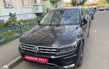 Volkswagen Tiguan II, 2017 год, 2 800 000 рублей, 6 фотография