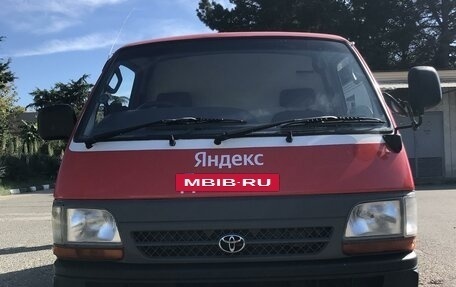 Toyota HiAce H100, 2003 год, 750 000 рублей, 2 фотография