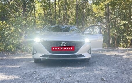 Hyundai Solaris II рестайлинг, 2020 год, 1 680 000 рублей, 8 фотография