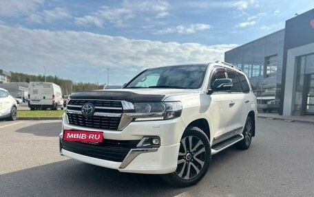 Toyota Land Cruiser 200, 2020 год, 10 050 000 рублей, 2 фотография