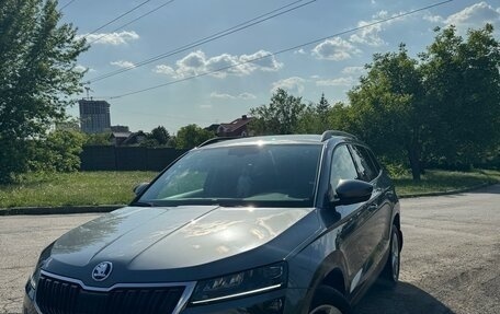 Skoda Karoq I, 2022 год, 3 300 000 рублей, 2 фотография