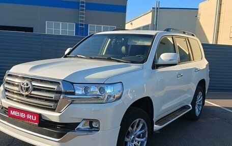 Toyota Land Cruiser 200, 2020 год, 7 500 000 рублей, 1 фотография