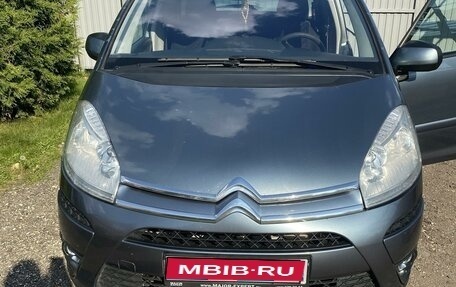 Citroen C4 Picasso II рестайлинг, 2011 год, 690 000 рублей, 1 фотография