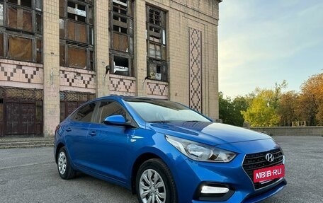 Hyundai Solaris II рестайлинг, 2018 год, 1 750 000 рублей, 4 фотография