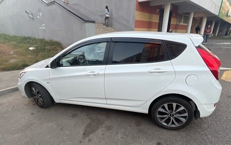 Hyundai Solaris II рестайлинг, 2013 год, 1 300 000 рублей, 2 фотография