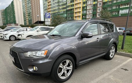 Mitsubishi Outlander III рестайлинг 3, 2011 год, 1 100 000 рублей, 2 фотография