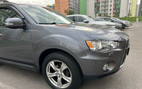 Mitsubishi Outlander III рестайлинг 3, 2011 год, 1 100 000 рублей, 13 фотография