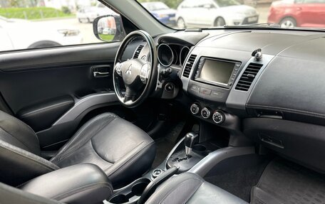 Mitsubishi Outlander III рестайлинг 3, 2011 год, 1 100 000 рублей, 23 фотография