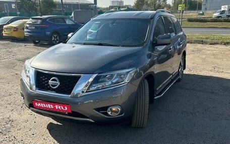 Nissan Pathfinder, 2015 год, 1 930 000 рублей, 24 фотография