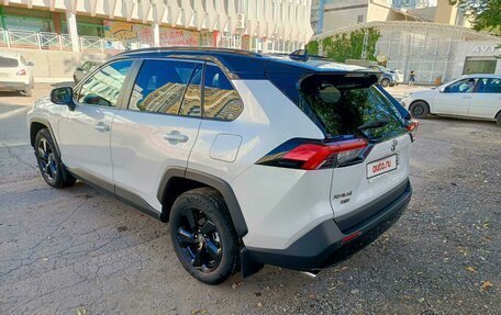 Toyota RAV4, 2021 год, 5 100 000 рублей, 6 фотография