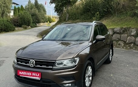 Volkswagen Tiguan II, 2017 год, 2 500 000 рублей, 2 фотография