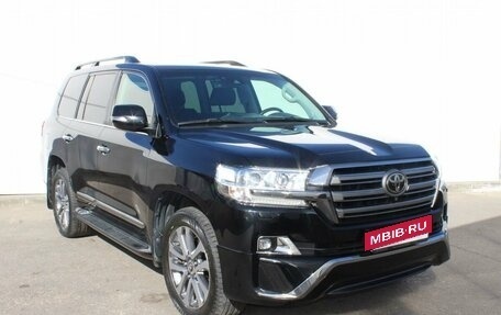 Toyota Land Cruiser 200, 2016 год, 6 850 000 рублей, 3 фотография