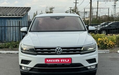 Volkswagen Tiguan II, 2017 год, 2 720 000 рублей, 3 фотография