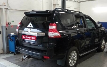 Toyota Land Cruiser Prado 150 рестайлинг 2, 2016 год, 4 017 000 рублей, 3 фотография