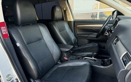 Mitsubishi Outlander III рестайлинг 3, 2013 год, 1 426 000 рублей, 19 фотография