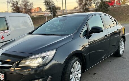 Opel Astra J, 2013 год, 900 000 рублей, 3 фотография