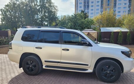 Toyota Land Cruiser 200, 2015 год, 5 800 000 рублей, 2 фотография